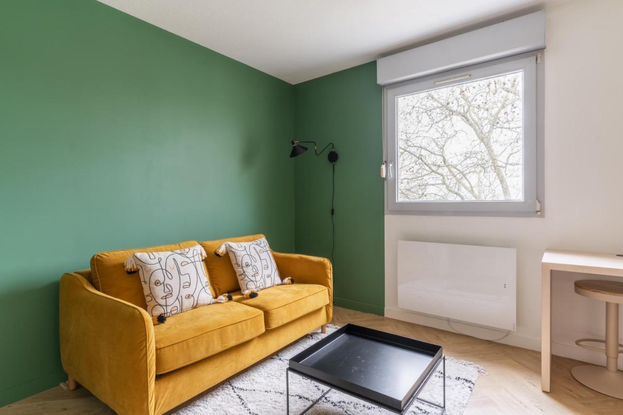 Studio Refait A Neuf Avec Parking En Bord De Loire Nantes Bagian luar foto